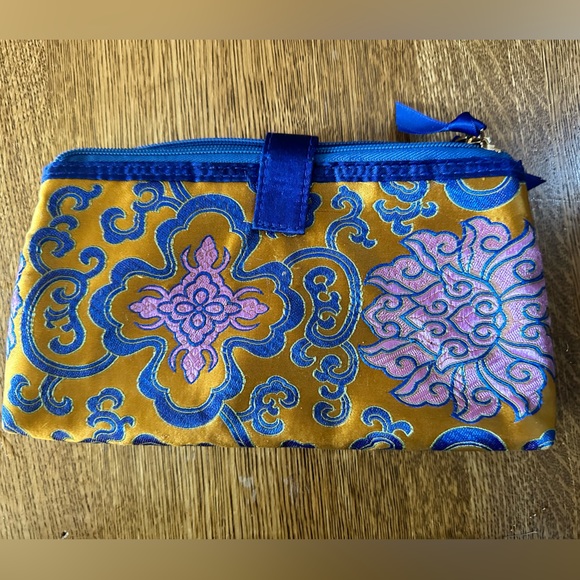 Makeup Bag - Picture 1 of 4